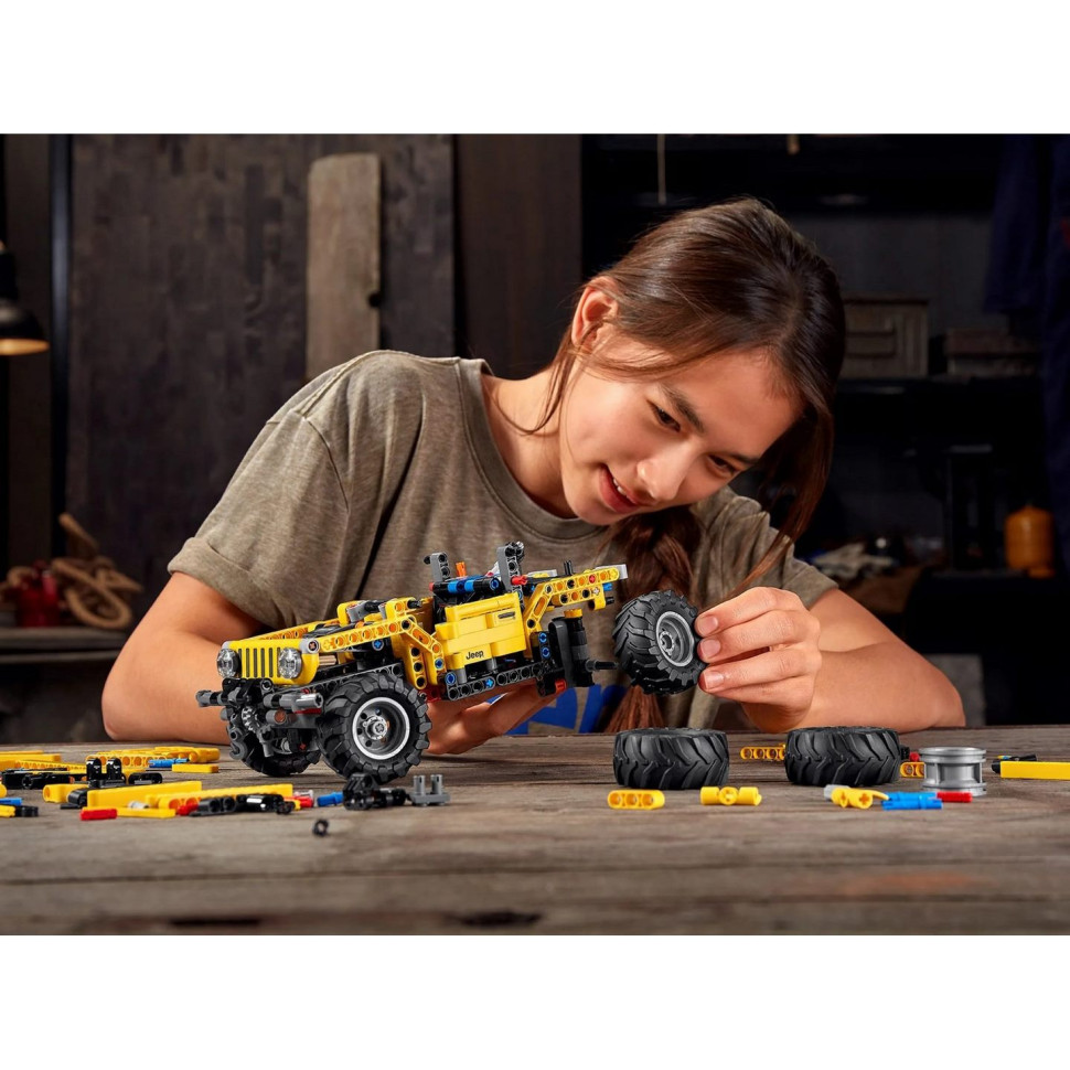 Конструктор LEGO Technic Jeep Wrangler 42122