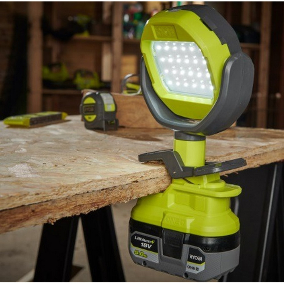 Фонарь ручной RLCL18-0 Ryobi 5133005594 зеленый 1000 люмен