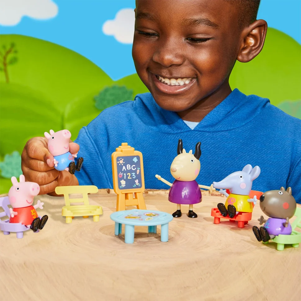 Игровой набор фигурок Класс Пеппы Peppa Pig F8868, 5 штук в наборе