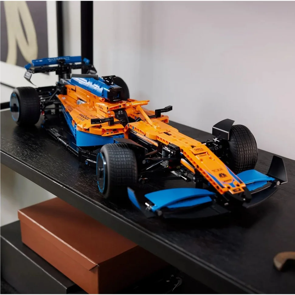Конструктор LEGO Technic Гоночний автомобіль McLaren Formula 1™ 42141
