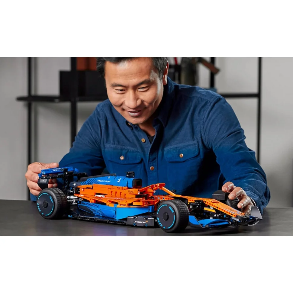 Конструктор LEGO Technic Гоночний автомобіль McLaren Formula 1™ 42141