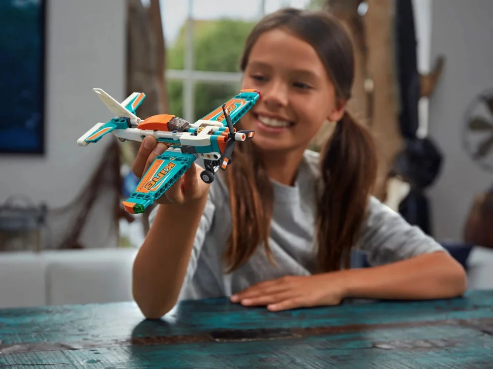 Конструктор LEGO Technic Спортивний літак 42117
