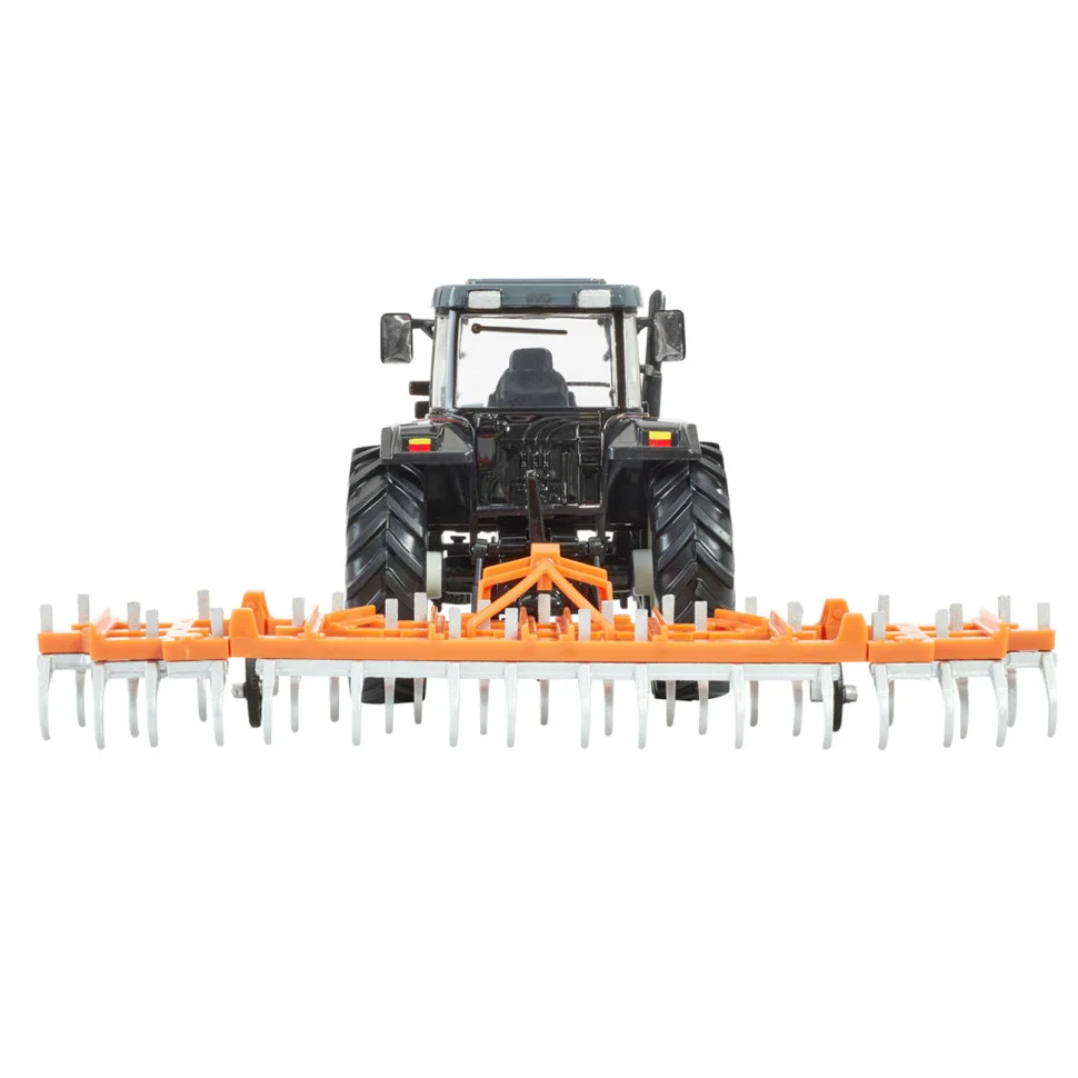 Модель Трактор Massey Ferguson 6290 Britains 43335B 1:32 с культиватором 