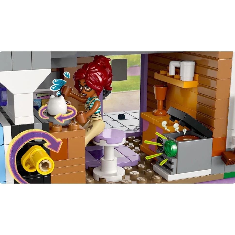 Конструктор LEGO Friends Хартлейк-Сіті. Квартири і крамниці 42670, 2040 деталей