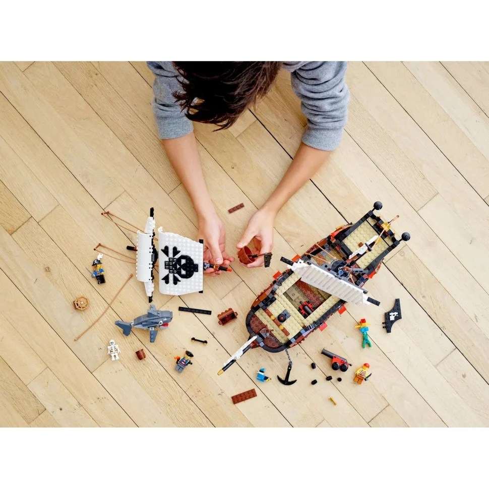 Конструктор LEGO Creator Пиратский корабль 31109