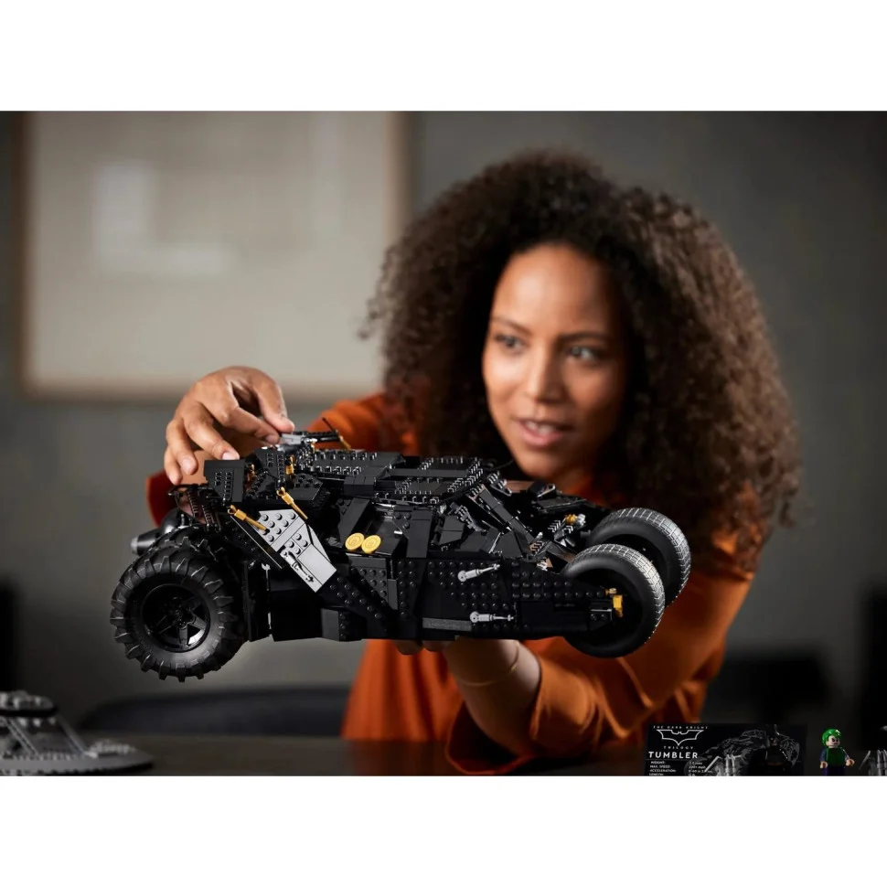 Конструктор LEGO DC Batman Бетмобіль Тумблер 76240