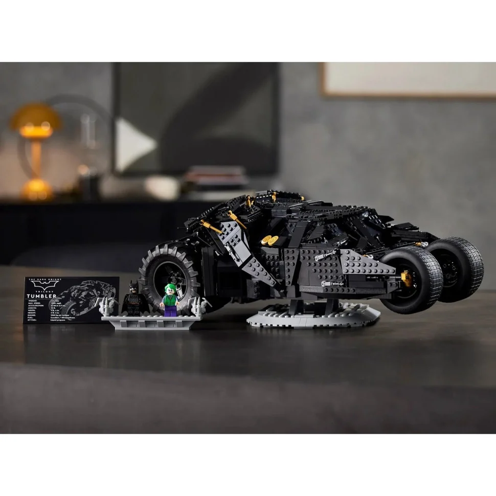 Конструктор LEGO DC Batman Бетмобіль Тумблер 76240