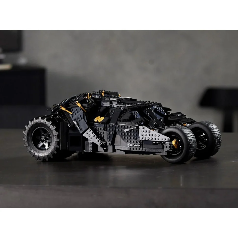 Конструктор LEGO DC Batman Бетмобіль Тумблер 76240