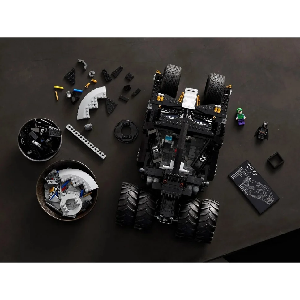 Конструктор LEGO DC Batman Бетмобіль Тумблер 76240