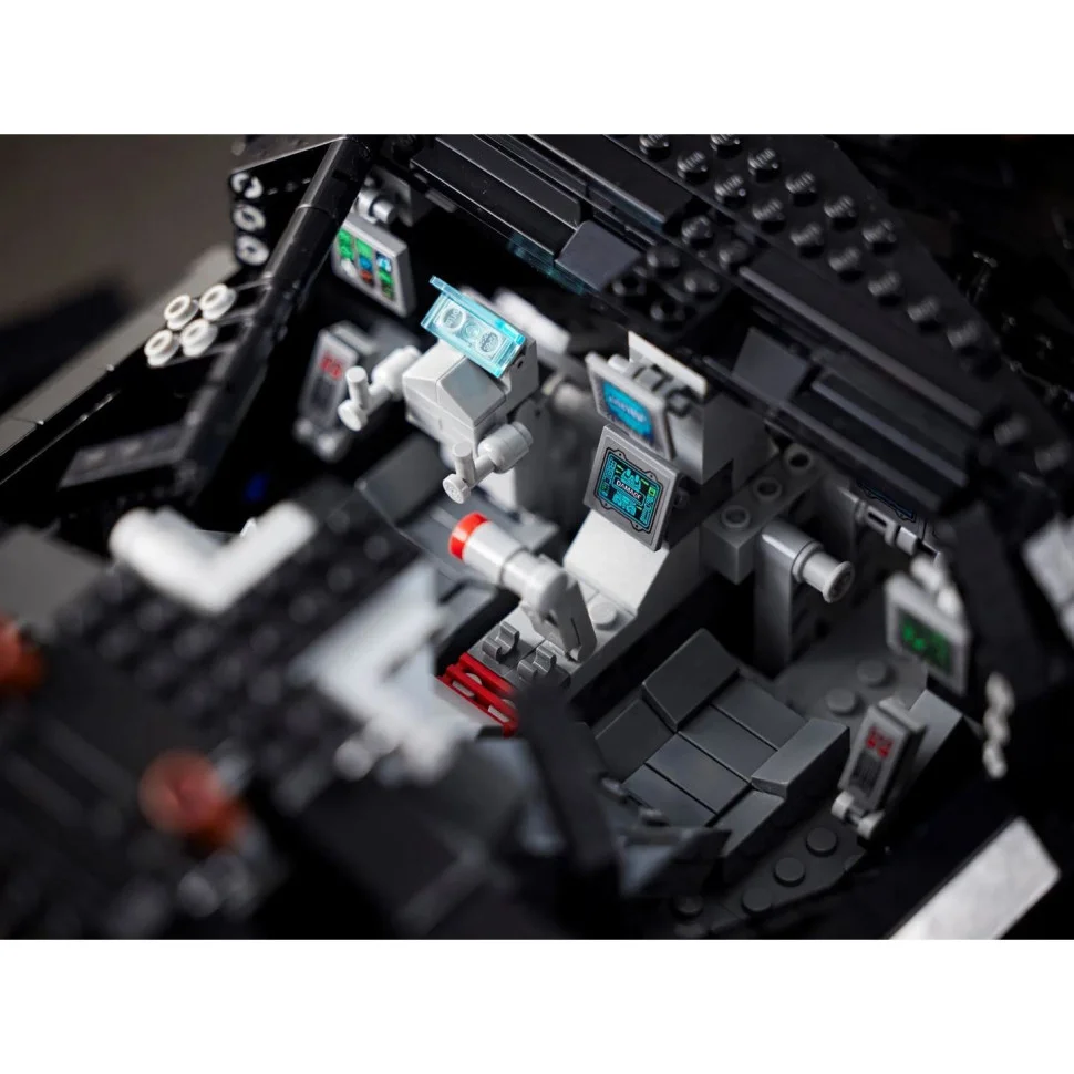 Конструктор LEGO DC Batman Бетмобіль Тумблер 76240