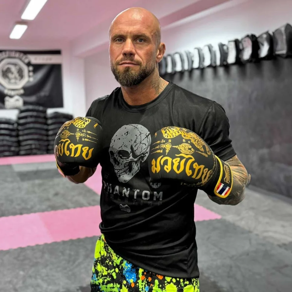 Боксерські рукавиці Muay Thai Phantom PHBG2938-14 Black Gold 14 унцій (Бинти в подарунок)