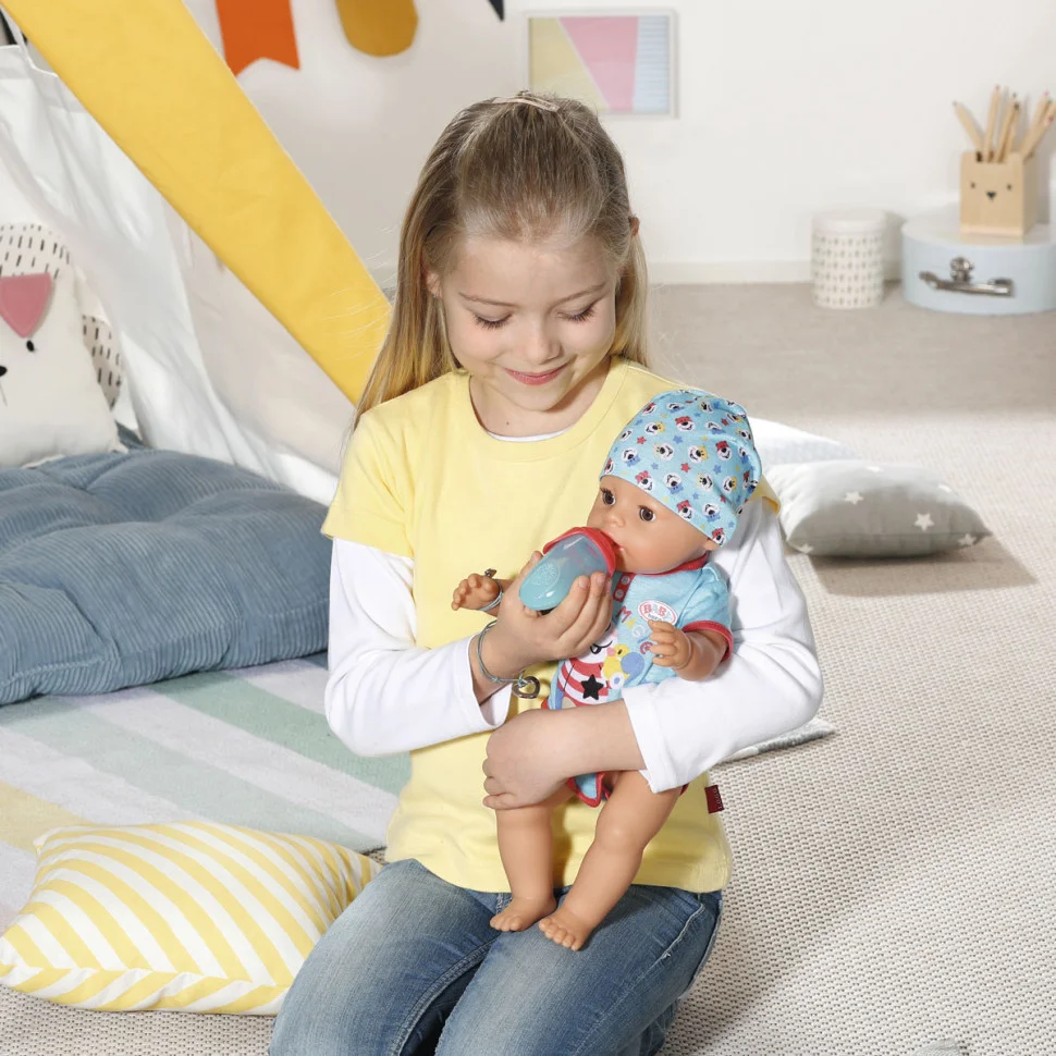 Кукла-пупс Очаровательный мальчик Baby Born 834992, 43 см, с аксессуарами