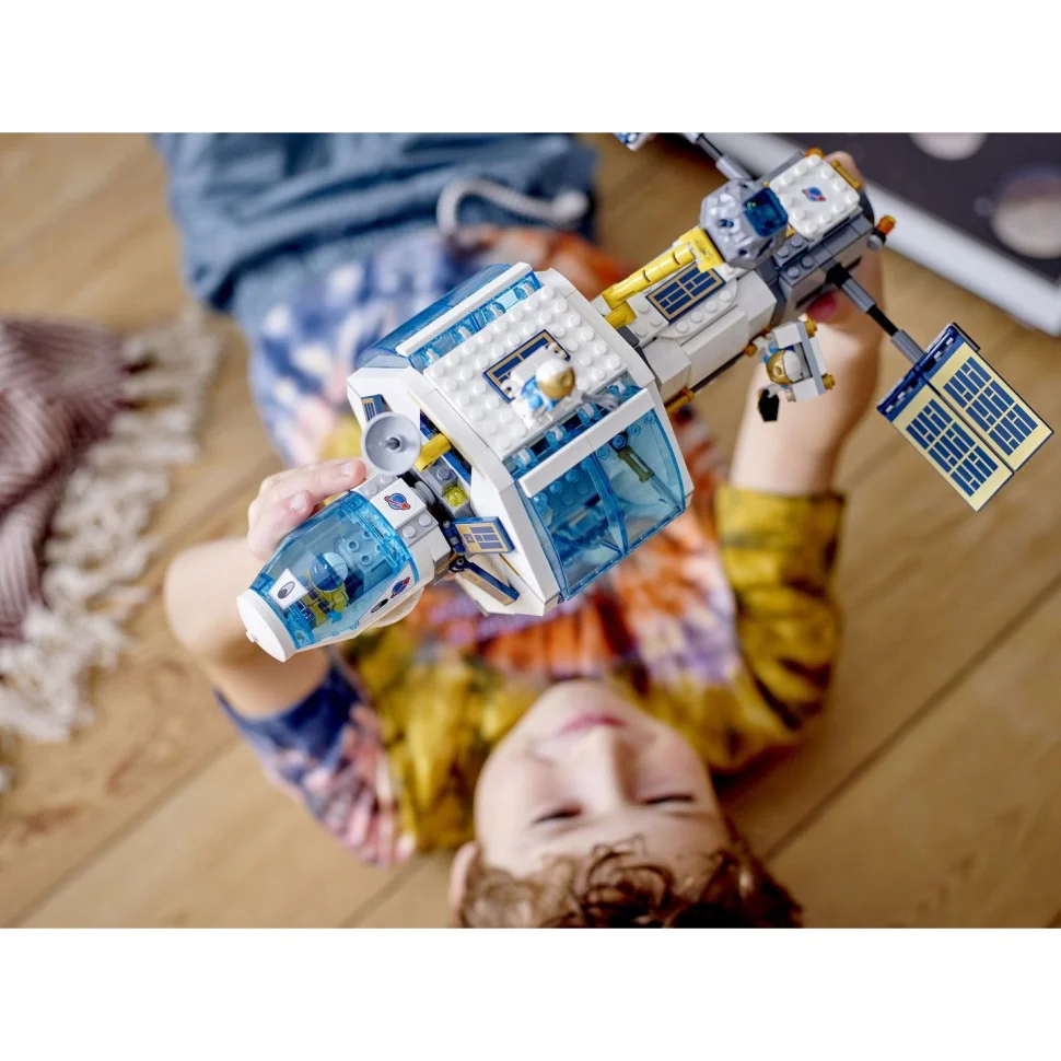 Конструктор LEGO City Лунная космическая станция 60349