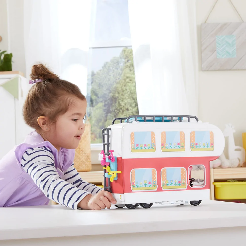 Игровой набор Семейный кемпер Пеппы Peppa Pig F2182, 4 фигурки, звук