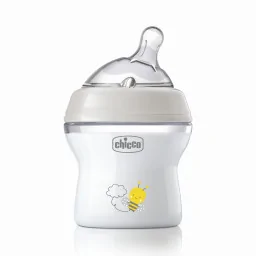 Пляшечка пластикова "Natural Feeling" Chicco 81311.30 соска силіконова 150 мл