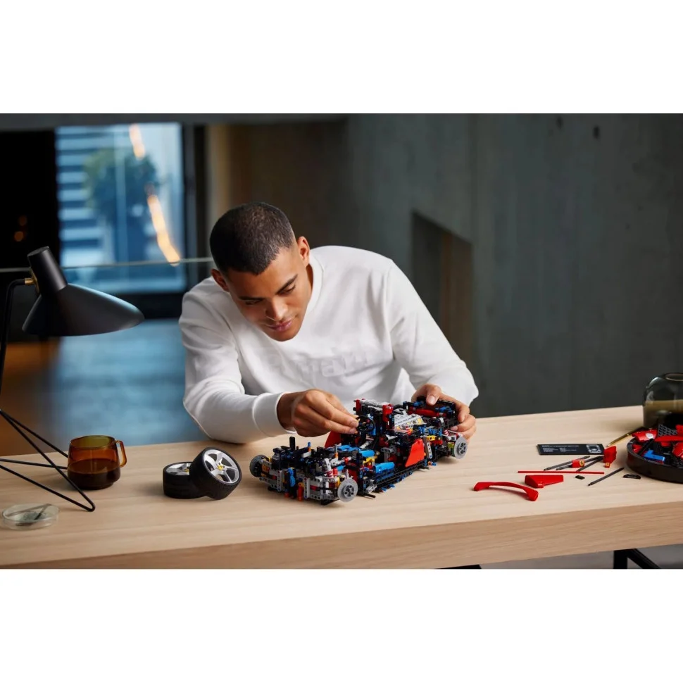 Конструктор LEGO Technic Ferrari Daytona SP3 42143