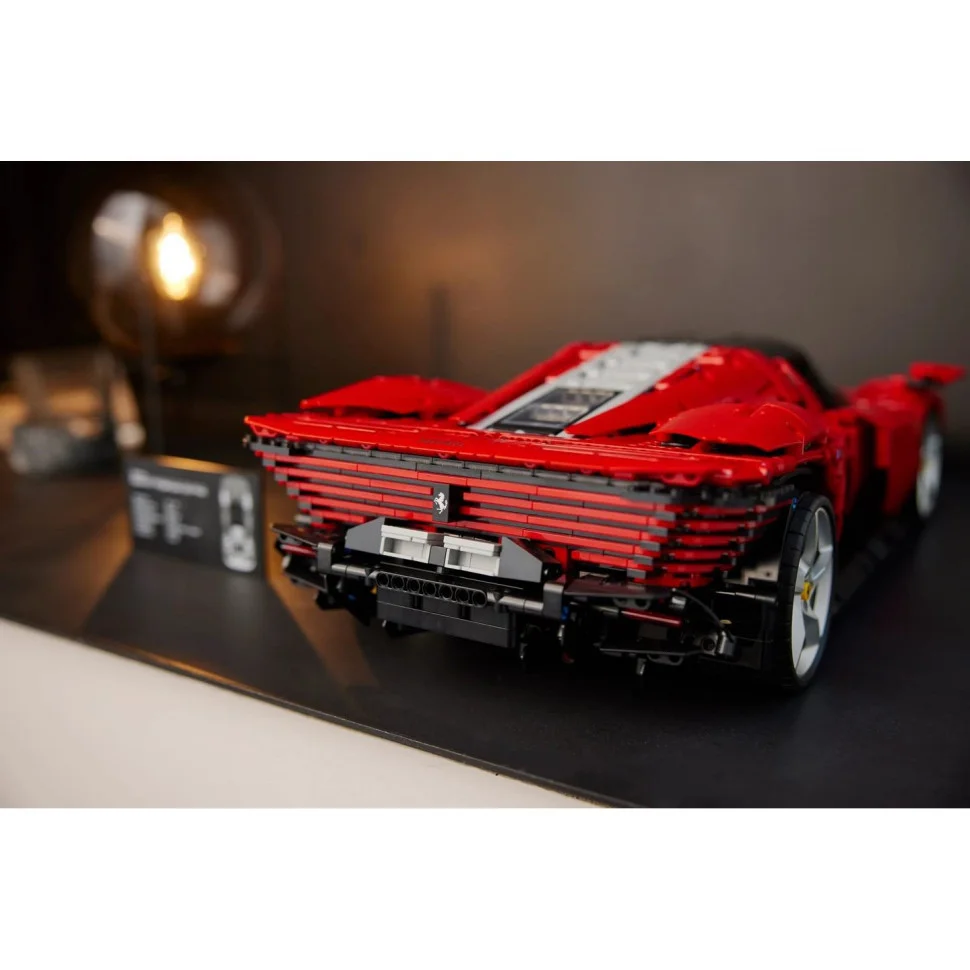 Конструктор LEGO Technic Ferrari Daytona SP3 42143