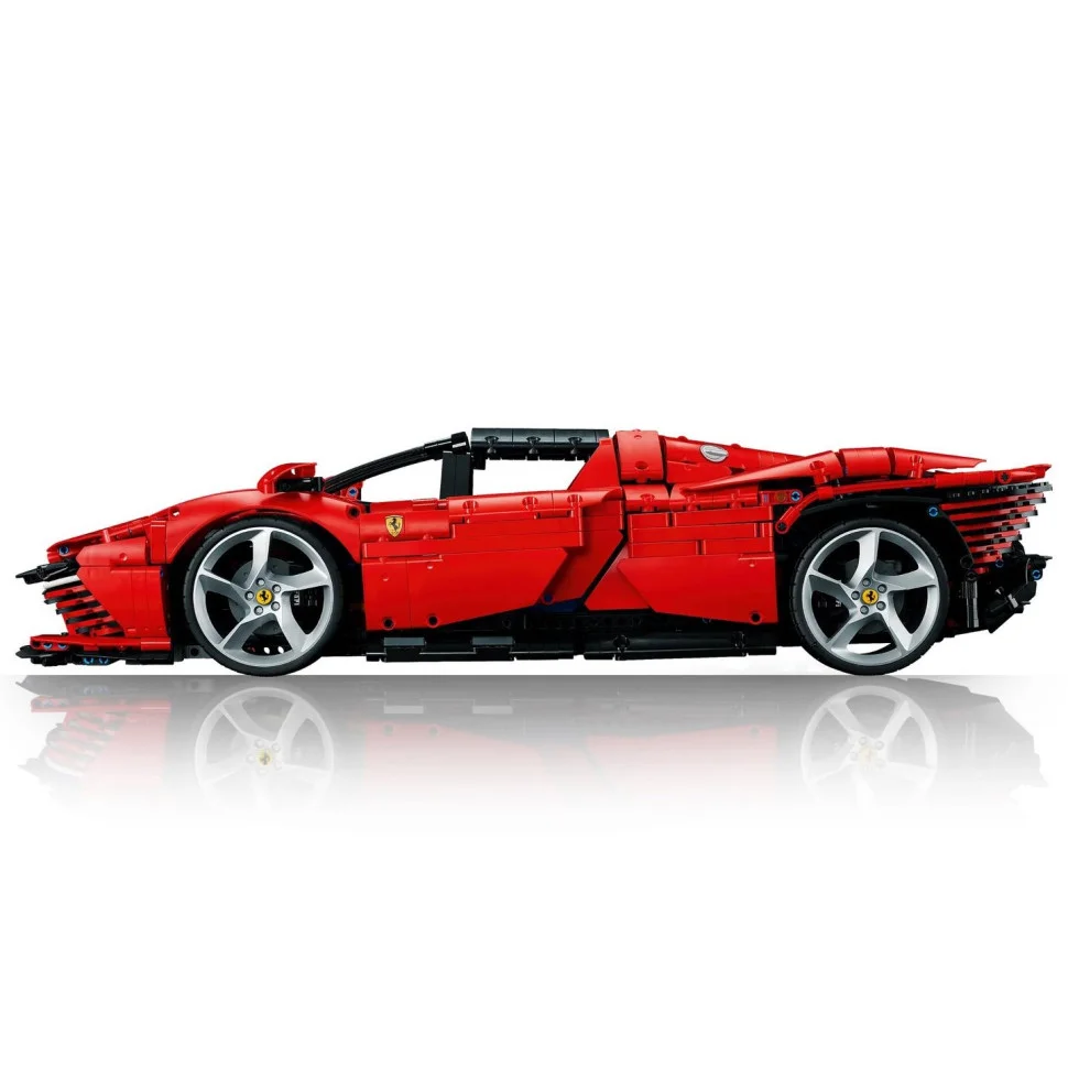 Конструктор LEGO Technic Ferrari Daytona SP3 42143