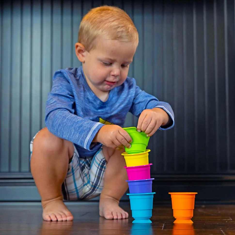 Іграшка тактильна М'які чашки Fat Brain Toys F183ML Suction Kupz 6 штук