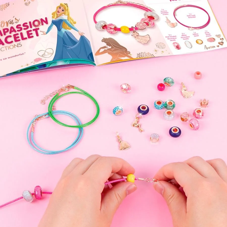 Набор для создания шарм-браслетов Disney Ultimate Princess: Jewels & Gems Make it Real MR4210
