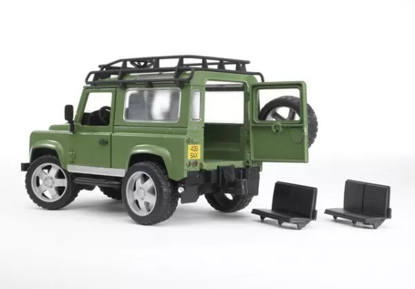 Коллекционые модели машин Джип Land Rover Defender, М1:16 02590