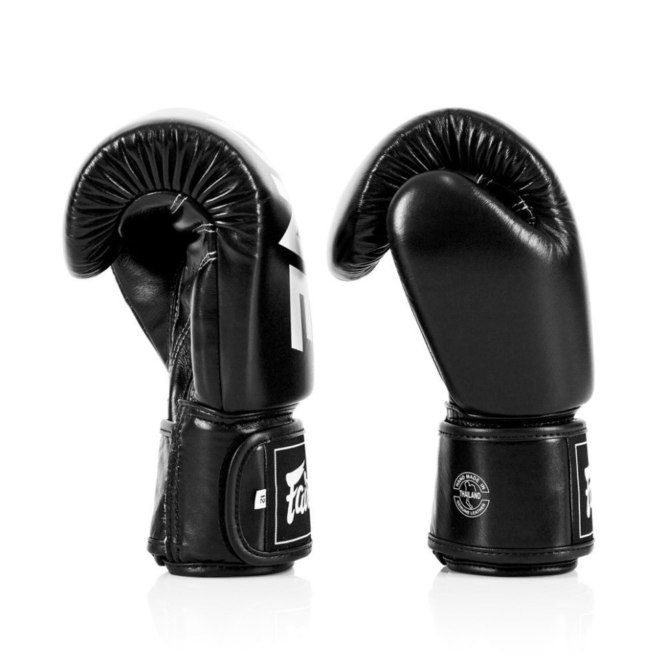 Боксерські рукавиці BGV1-ONE Fairtex BGV1-ONE_14oz_Black 14 унцій (бинти в комплекті)