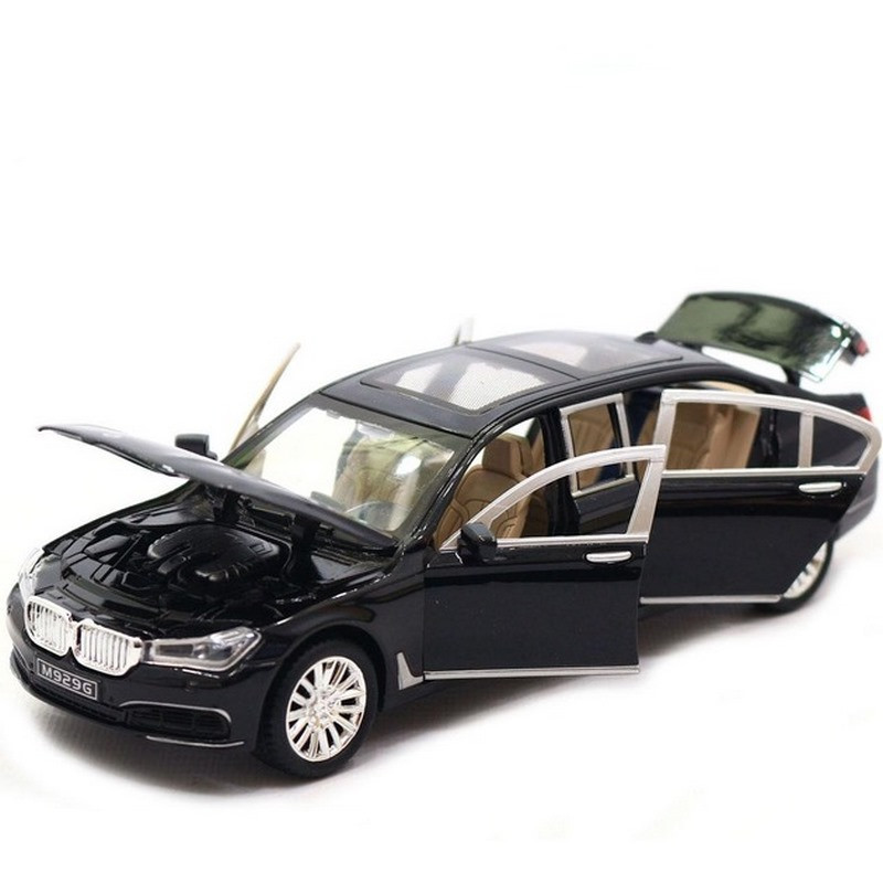 Автомодель автомобиля BMW 760 АВТОПРОМ 7695(Black) свет, звук, открываются двери