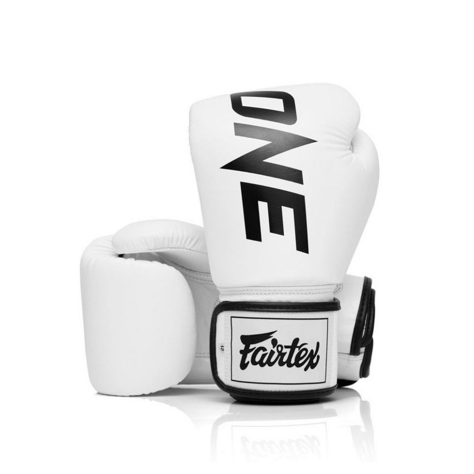 Боксерські рукавиці BGV1-ONE Fairtex BGV1-ONE_12oz_White 12 унцій (бинти в комплекті)