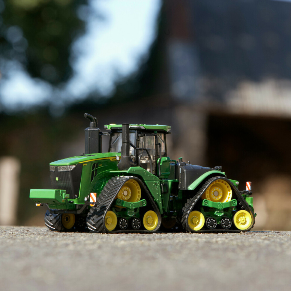 Модель Трактор John Deere 9RX 640 Britains 43300B масштаб 1:32