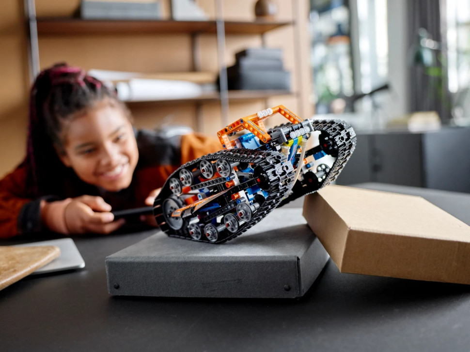 Конструктор LEGO Technic Машина-трансформер на дистанционном управлении 42140