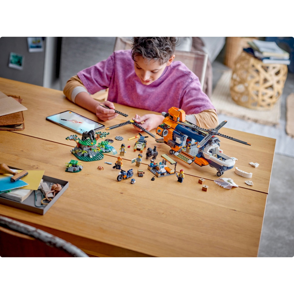 Конструктор LEGO City Вертоліт у базовому таборі для дослідження джунглів 60437, 881 деталь 
