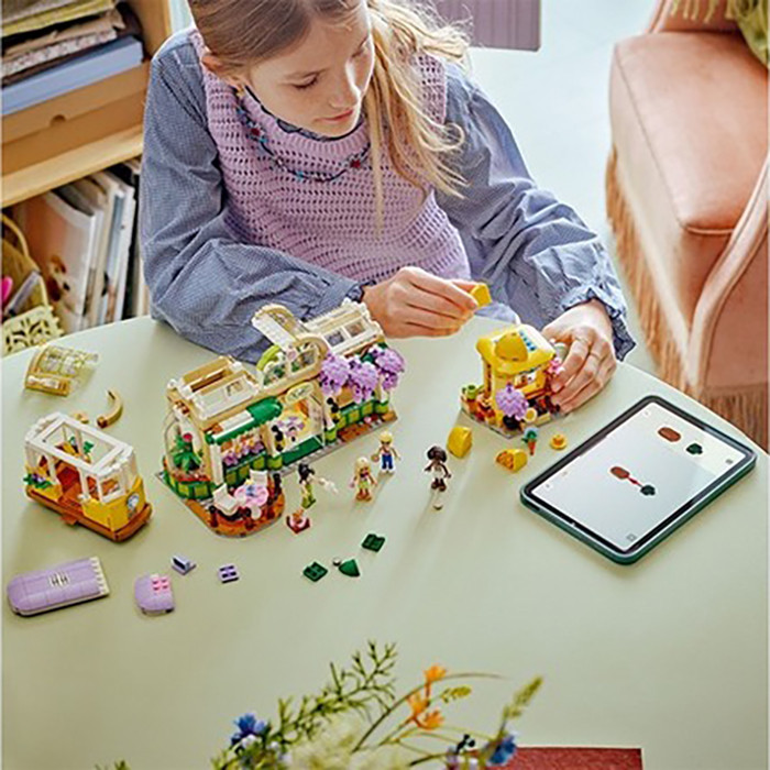 Конструктор Friends Кав'ярня з рослинами і квітковий магазин LEGO 42671, 1138 деталей