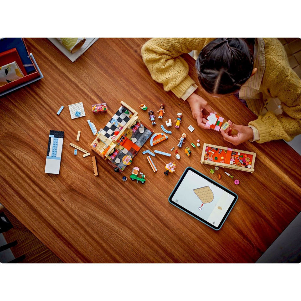 Конструктор LEGO Friends Ресторан і кулінарна школа 42655, 896 деталей