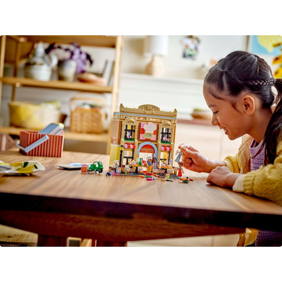 Конструктор LEGO Friends Ресторан і кулінарна школа 42655, 896 деталей