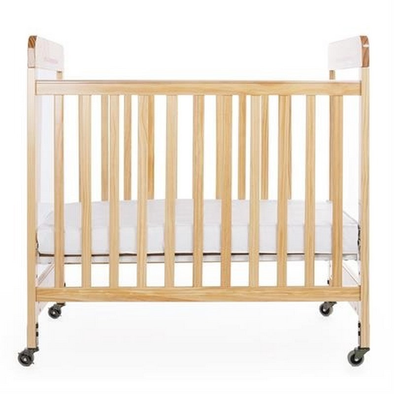 Детская кроватка на колесах University U84000 размеры 102х99х66 см