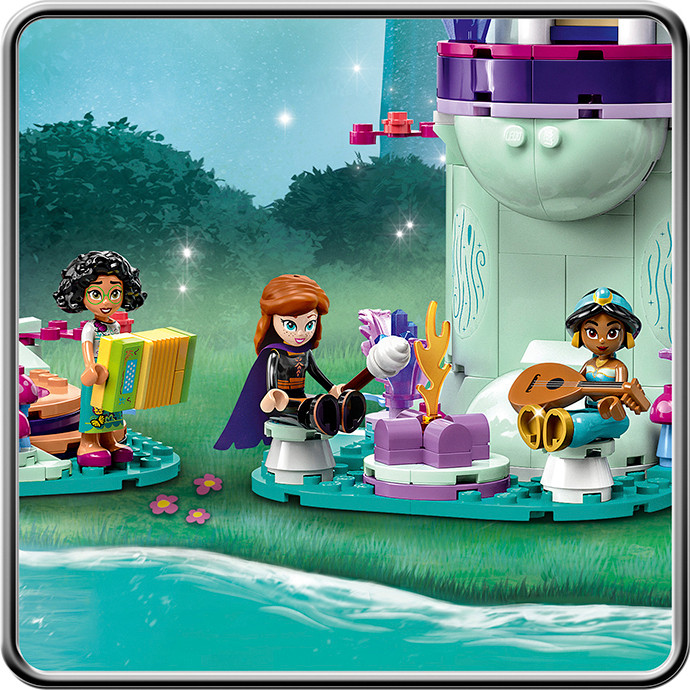 Конструктор LEGO Disney Очарованный домик на дереве 43215, 1016 деталей
