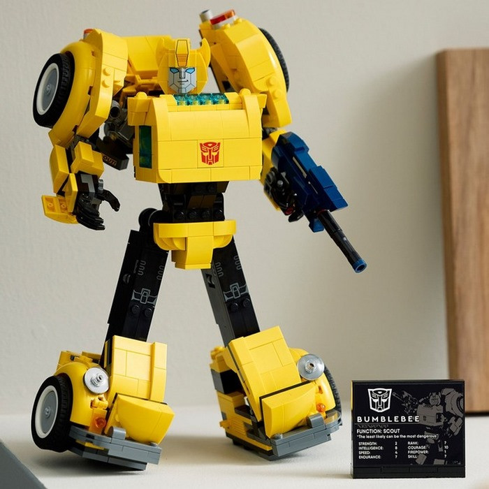 Конструктор Icons Трансформеры Бамблби LEGO 10338, 950 деталей