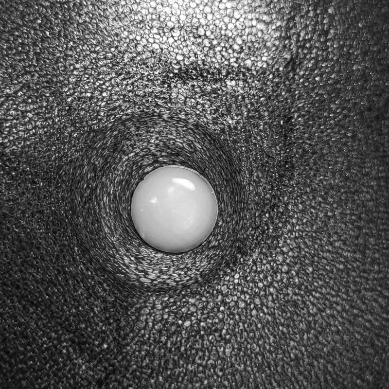 Мяч для пилатеса EasyFit EF-1220-bk 20 см, черный, до 130 кг