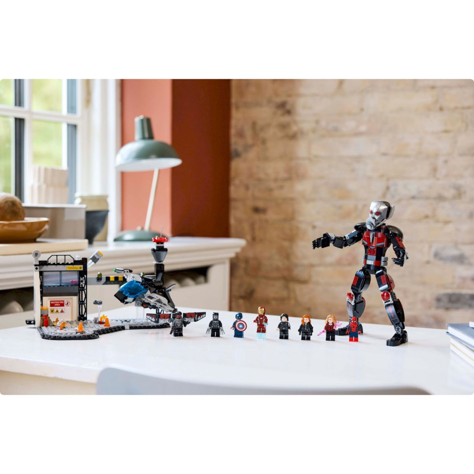 Конструктор LEGO Super Heroes Перший месник: Протистояння Пригодницька битва 76314, 736 деталей