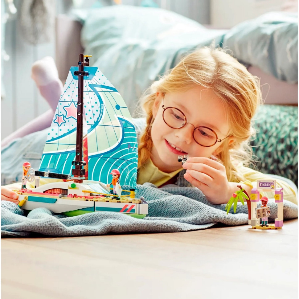Конструктор LEGO Friends Пригоди Стефані на вітрильному човні 41716