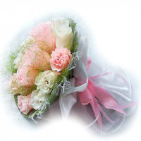 Букет з цукерок Біло-рожеві троянди 4041IT