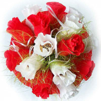 Букет из конфет Красно-белые розы 4042IT