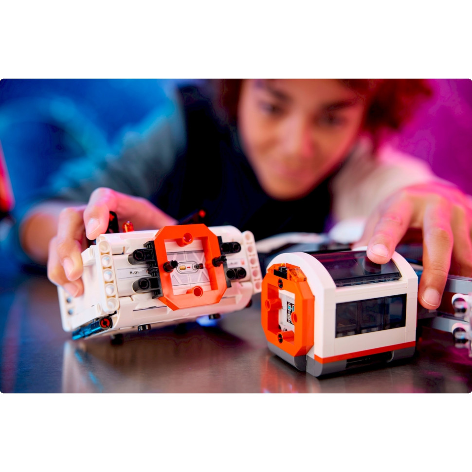 Конструктор LEGO Technic Вантажний космічний корабель VTOL LT81 42181, 1365 деталей