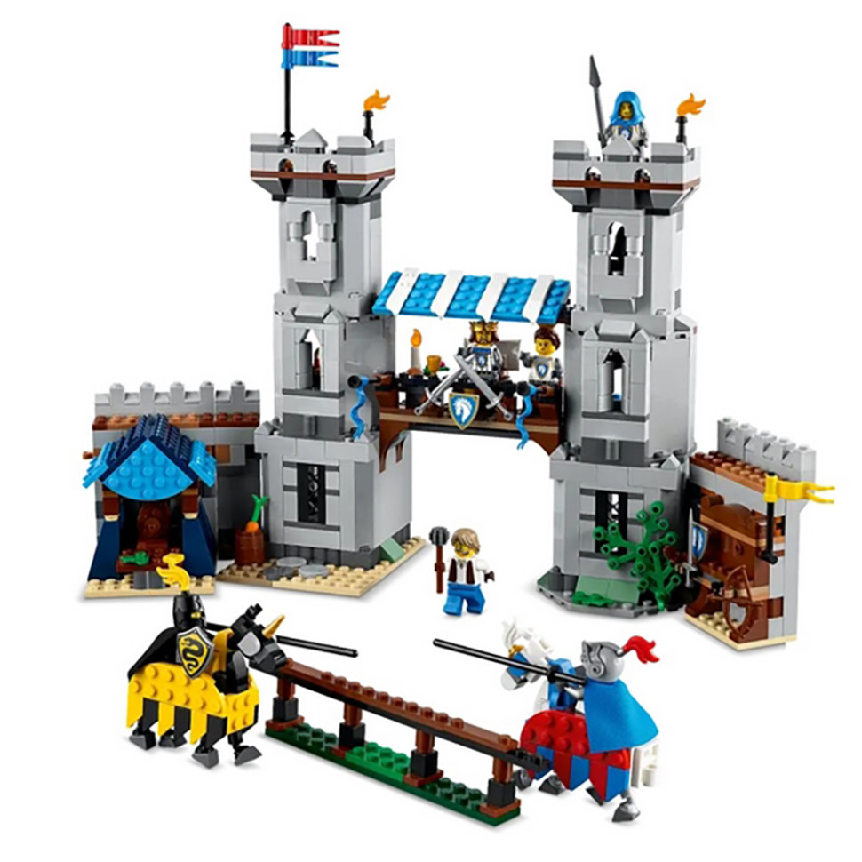 Конструктор Creator Средневековый замок с рыцарем на коне LEGO 31168, 1371 деталь