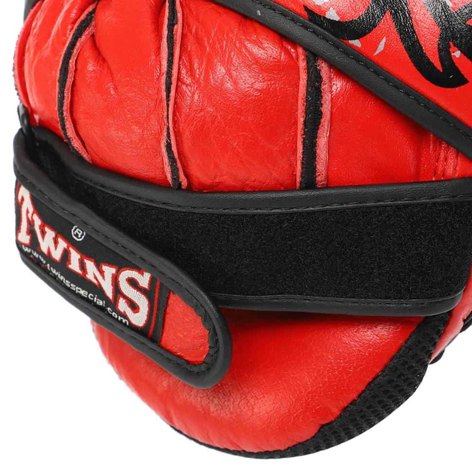 Лапи для боксу та єдиноборств Twins Special TW4-RED червоний 2 шт 23x18x6 см