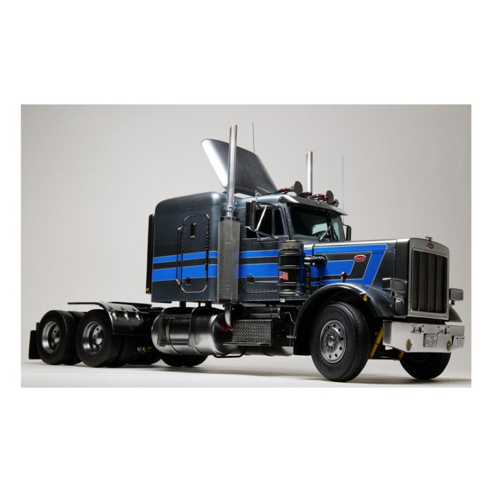 Сборная модель-копия Грузовой тягач Peterbilt 359 Revell RVL-12627 уровень 5, 1:25