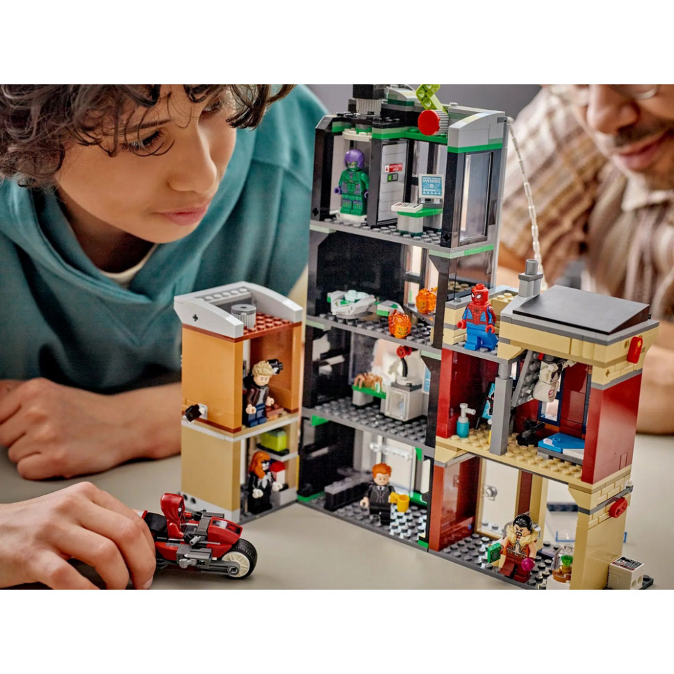 Конструктор Super Heroes Человек-паук против Оскорпа LEGO 76324, 808 деталей