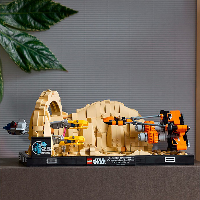 Конструктор LEGO STAR WARS Діорама «Mos Espa Podrace» V29 75380, 718 деталей 