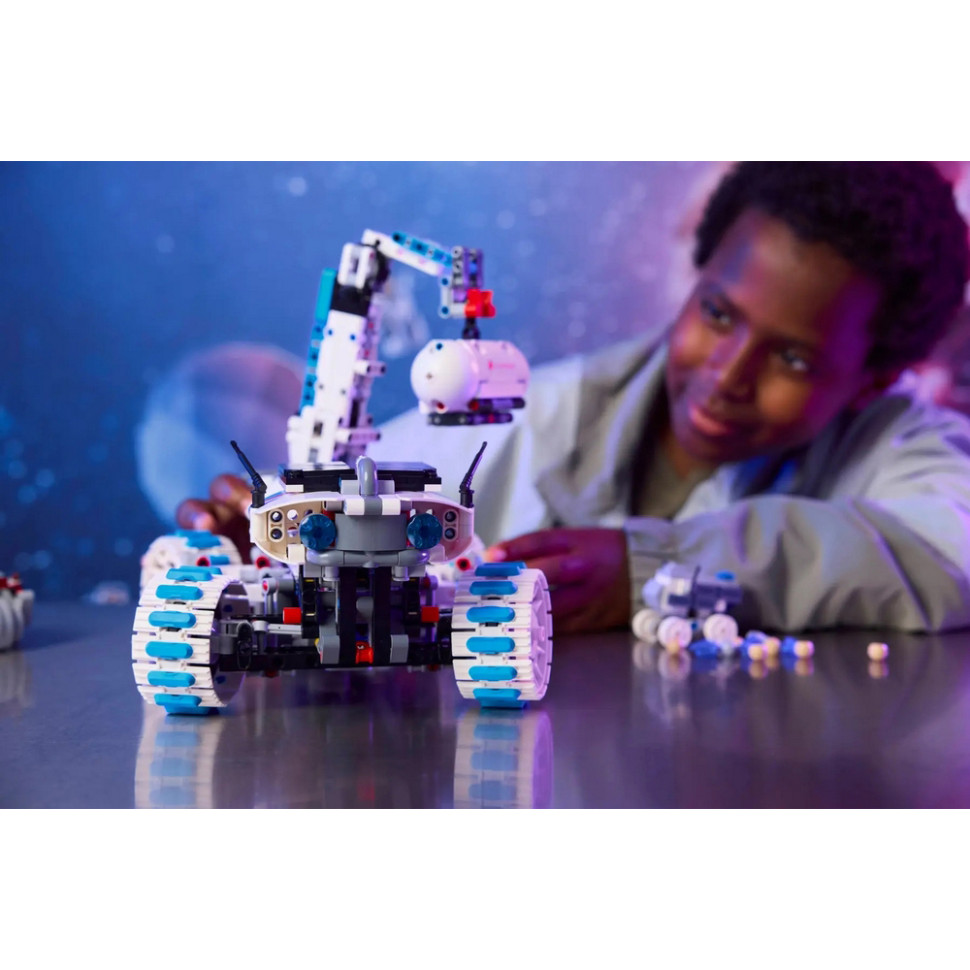 Конструктор Technic Лунный модуль Lunar Outpost. Космический корабль LEGO 42211, 1082 детали