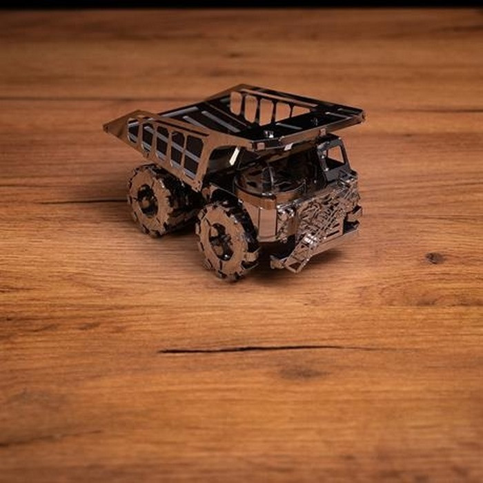 Сборная коллекционная модель Quarry Transporter Карьерный самосвал механический Metal Time MT014